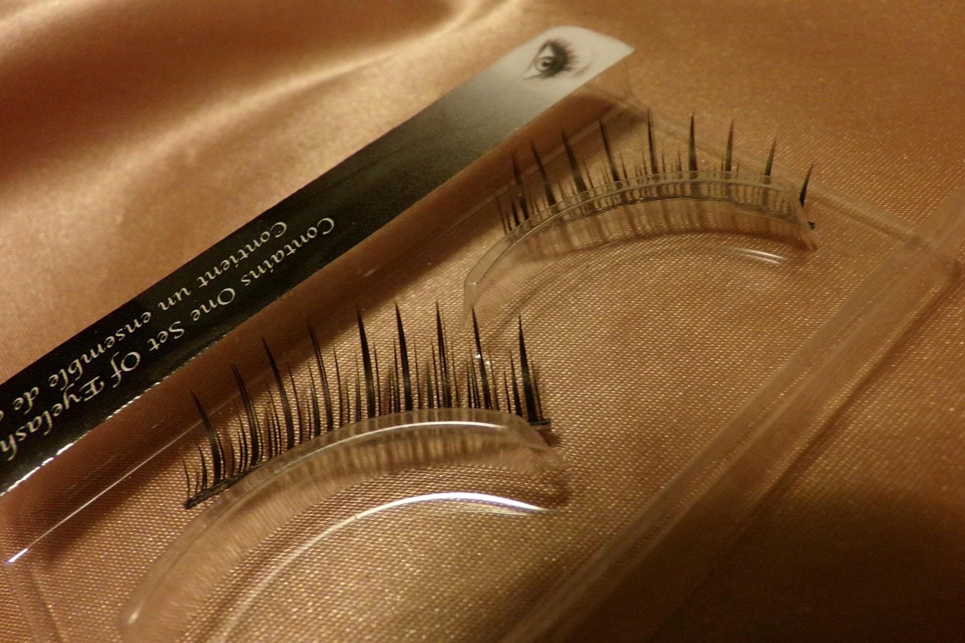 Lash detail corner